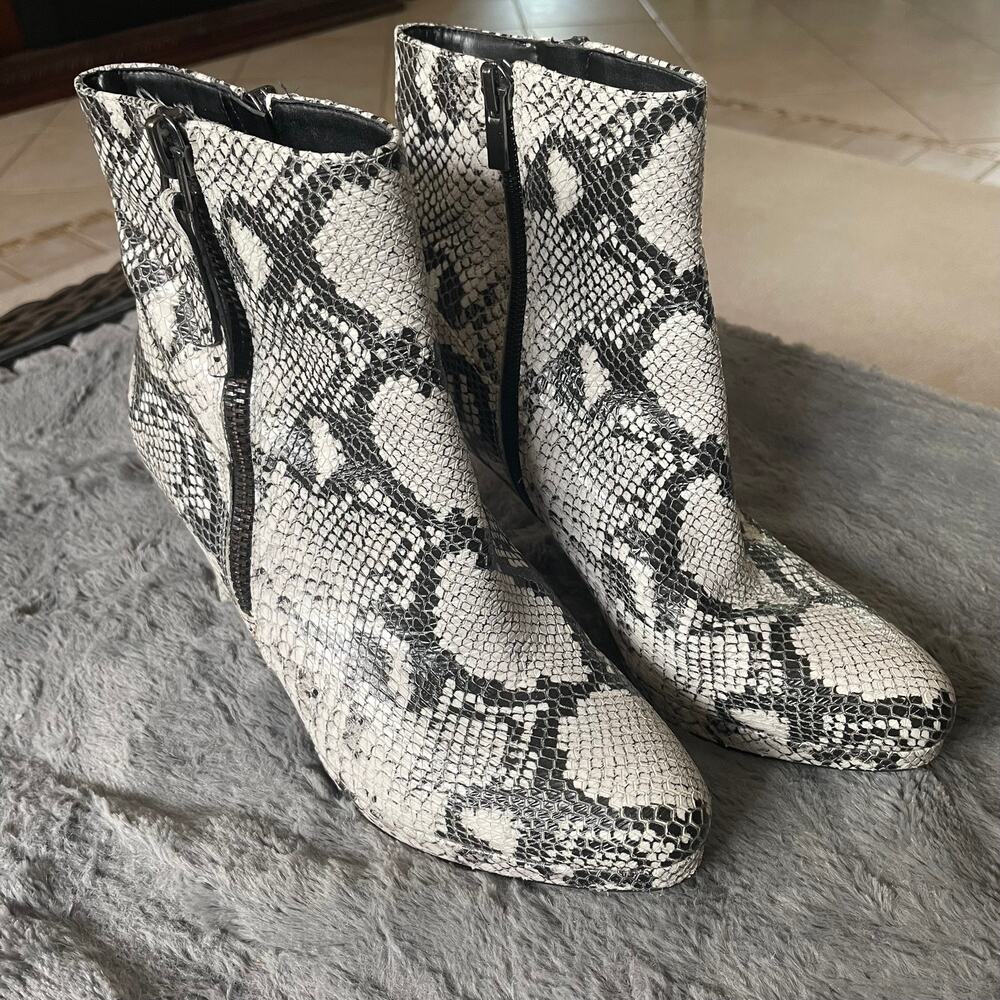 Naturalizer Tiana Bootie Alabaster Snake Print Womens 8 Boots